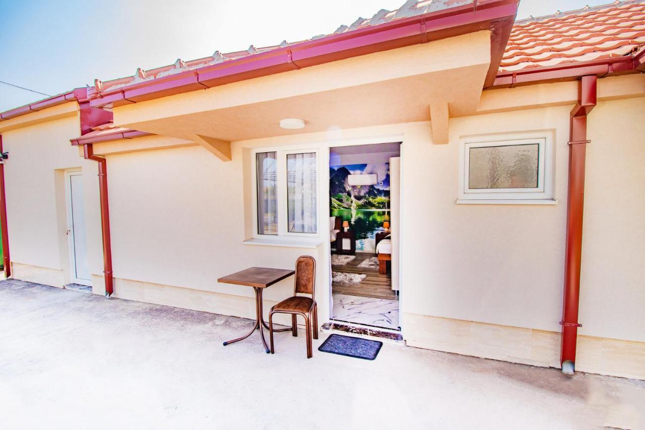 Simo Airport Apartment Podgorica