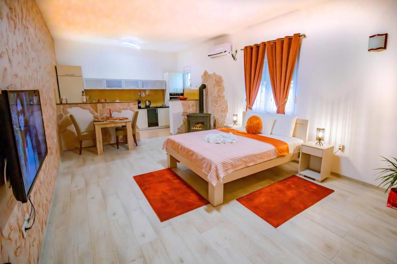 Simo Airport Apartment Podgorica